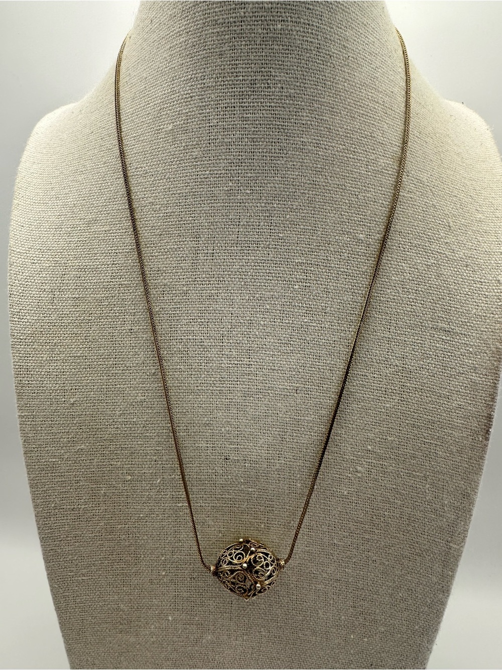 Metropolitan Museum 14K GF Filigree Bead Pendant Chain Herringbone Necklace 17"
